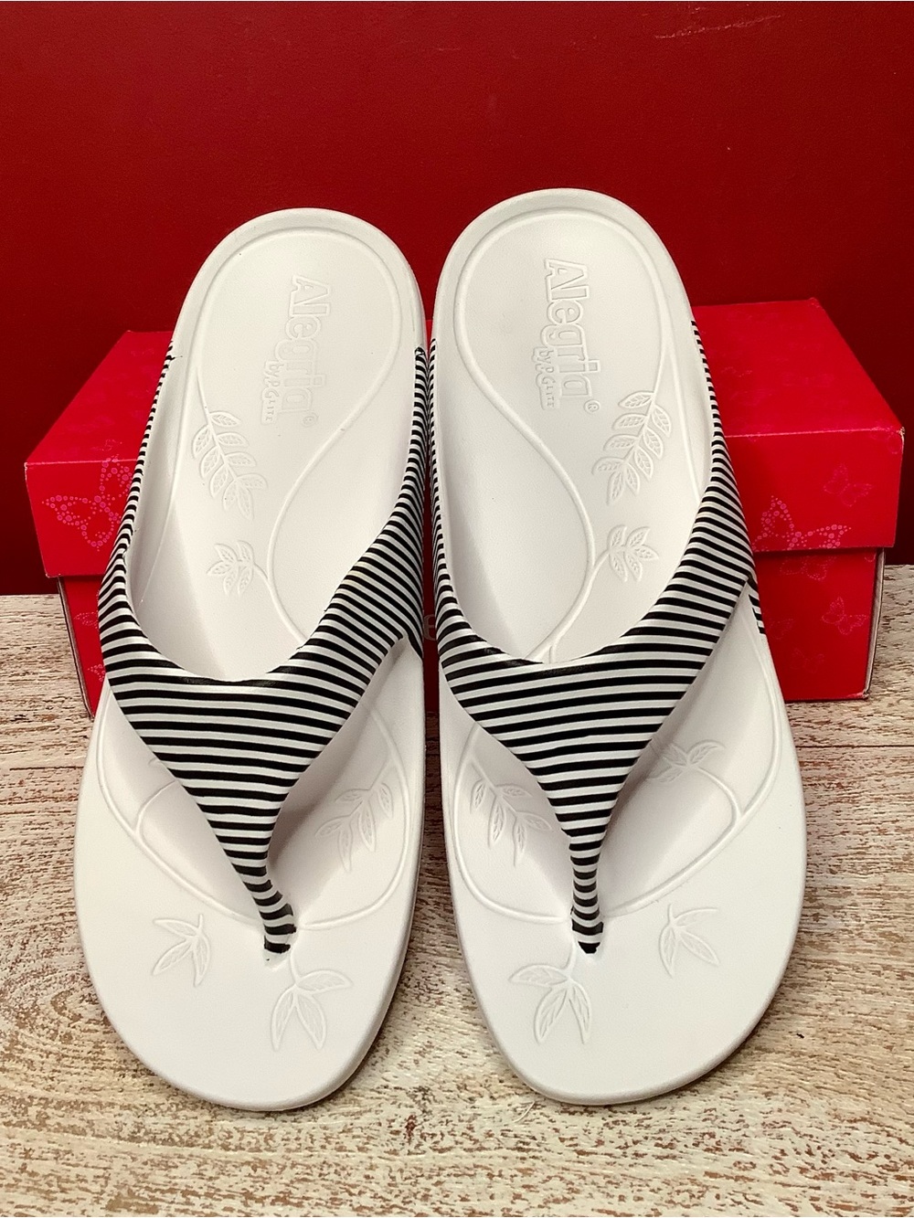 Alegria Ode White & Black Striped Recovery Arch Support Flip-Flop Thong Sandal
